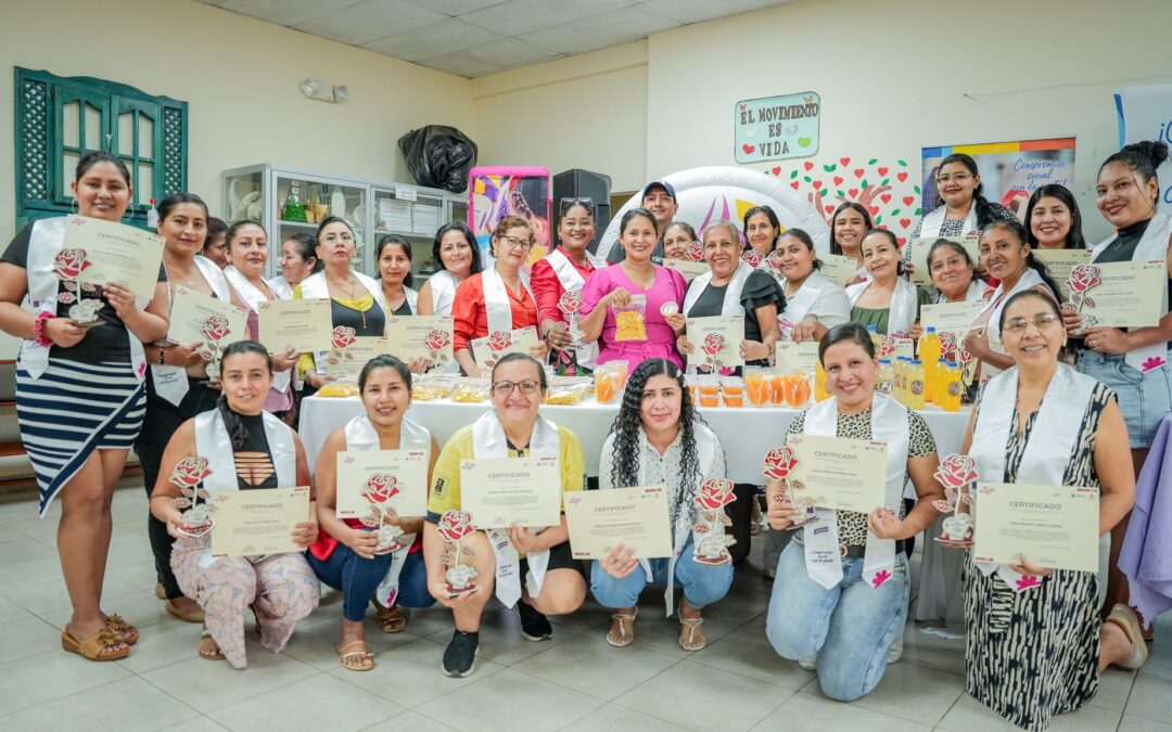 Fortalecemos el talento y emprendimiento de las mujeres del cantón.